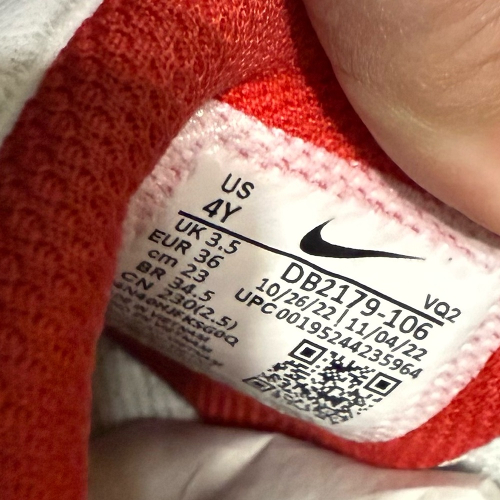 Nike Dunk High GS Sneakers Championship White and Red, Size 4Y DB2179-106 EUC - Picture 10 of 10